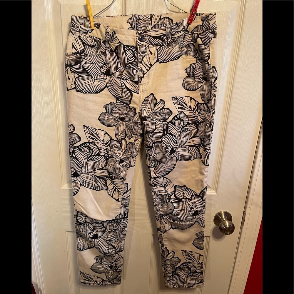 Chico’s so Slimming girlfriend ankle jeans sz 0